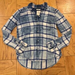 American Eagle Women’s Button Up Shirt Boyfriend Fit Plaid Blue